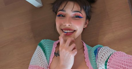 averymia erotic star photo