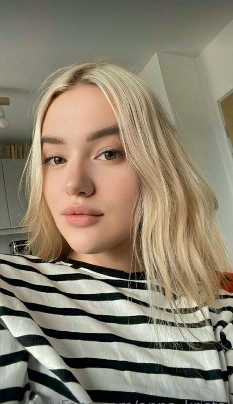 vivi torn pornstar art img