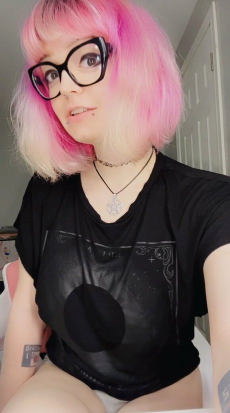 Ninehydras pornstar archive