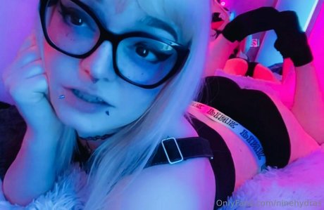 Ninehydras xxx pornstar photos