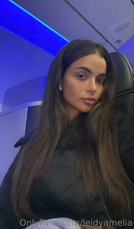 leidyamelia model hd image