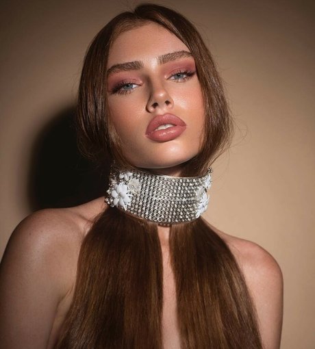 Eden Chanel naked model pic