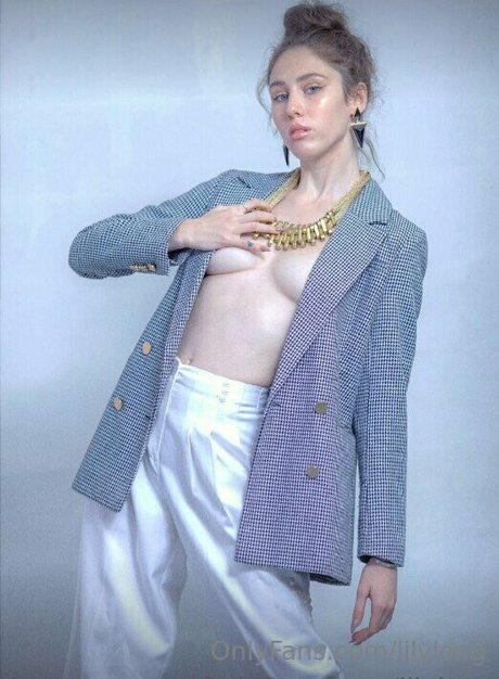 blonde cum onlyfans pretty photo