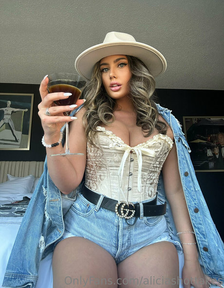 aliciashottakes porn star galleries