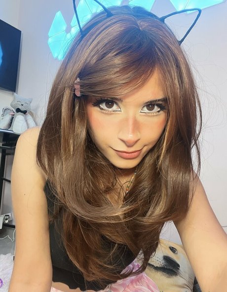 Lunaloveton xxx actress image