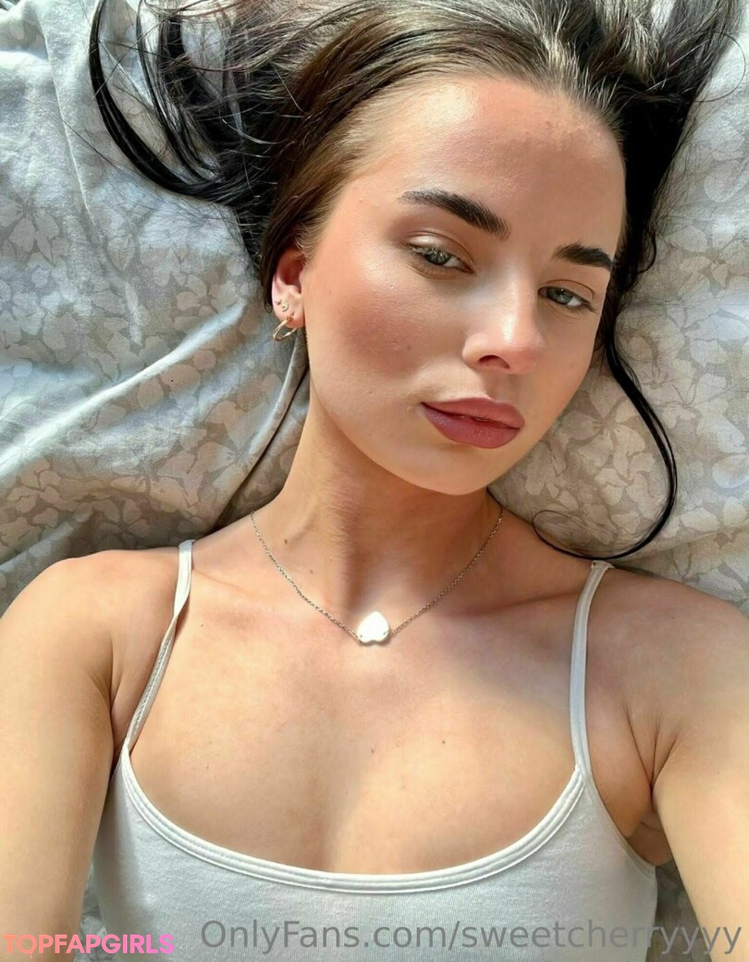 sweetcherryyyy nude model pics