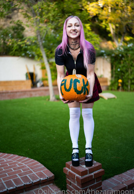 thezaramoon model nude images