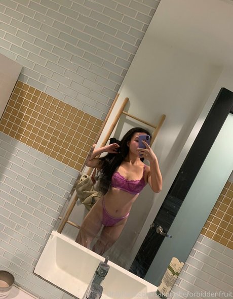sakuratheforbiddenfruit naked actress image