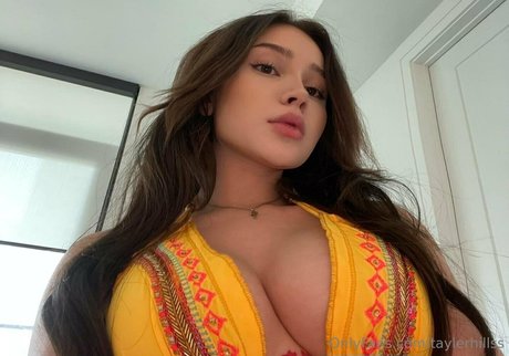 taylerhillss pornstar pretty gallery