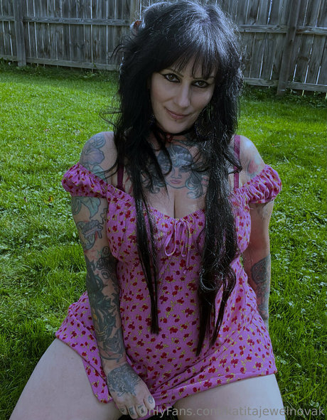 katitajewelnovak porn model archive