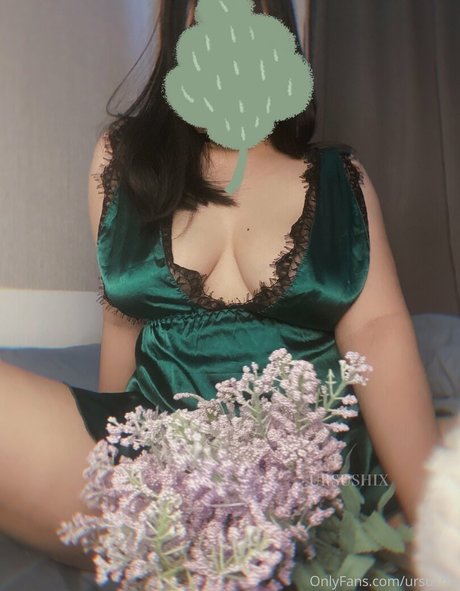 ursushix porn actress gallery