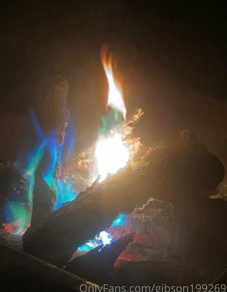 gibson199269 model naked image