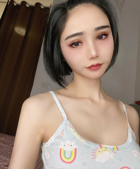 valentine8 official model perfect image