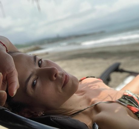 Zharick Leon adult model photos