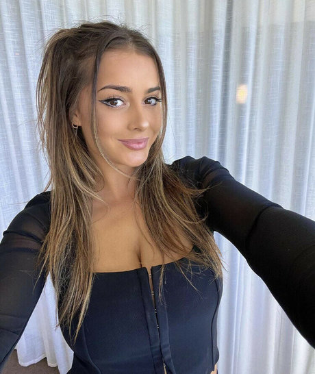 Emily Bright top pornstar picture