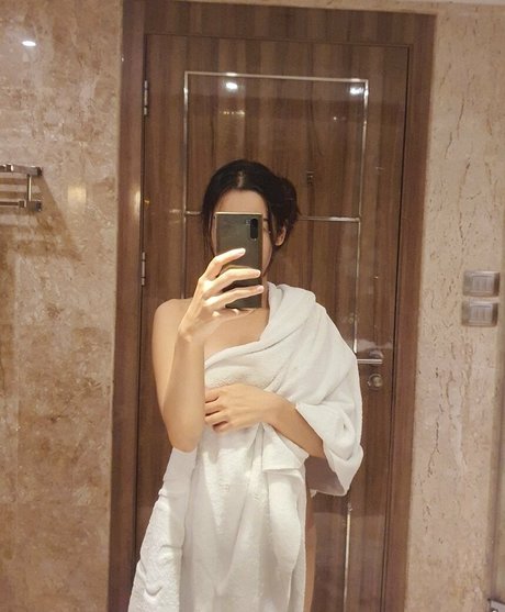 anyahana star hot image