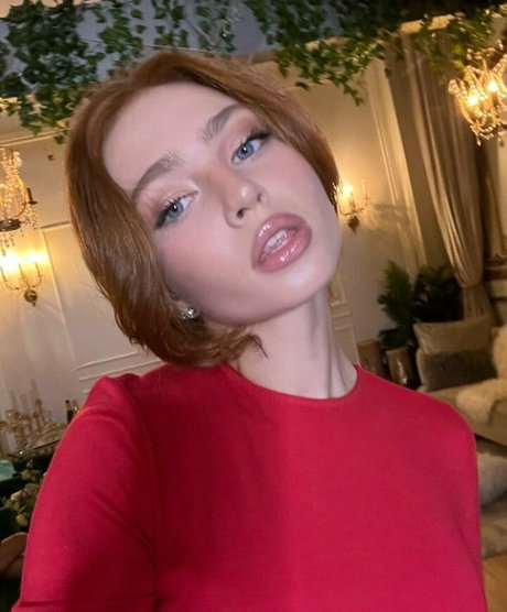 Renata Valliulina free actress photo