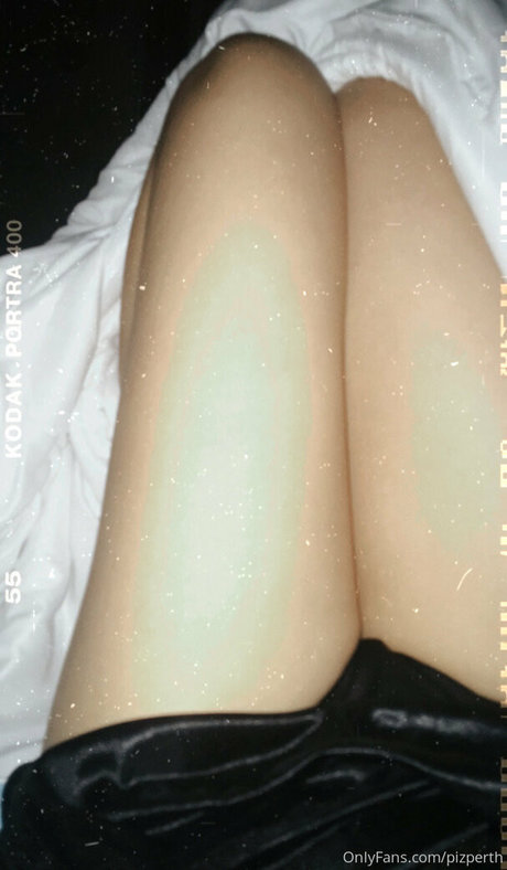 girlfriend onlyfans top pic