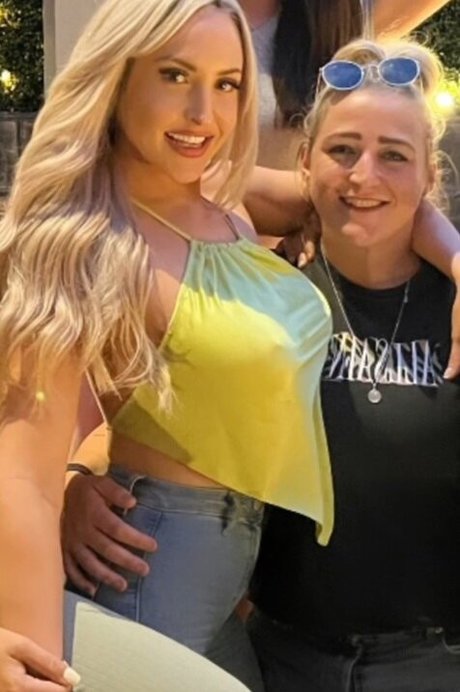 Emma Jones star pretty image