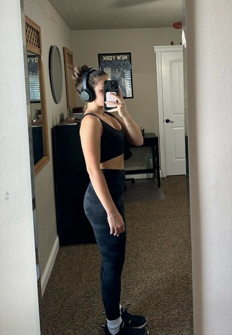 Avia Butler star exclusive galleries