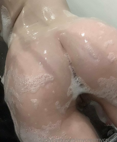 lewdcapy hot model img