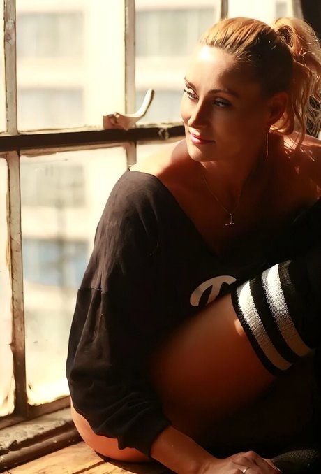 Vanessa Cater erotic actress image