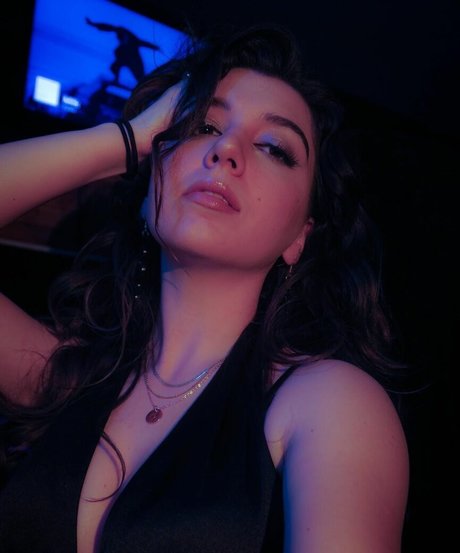 HannahBearsch model hd photos