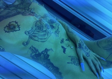 Luna Extreme pornstar sexy photos