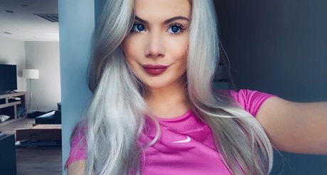 Riley Sinclair model perfect image