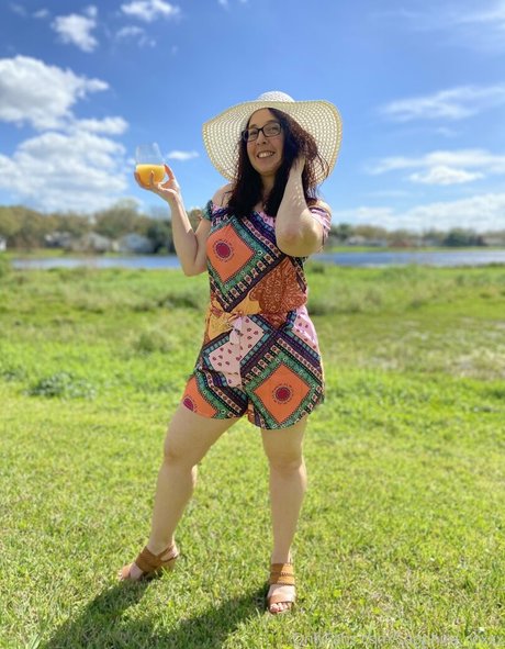 Sapphire Coxxx pornstar naked pic