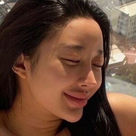 Bunny Zudeah hot model images