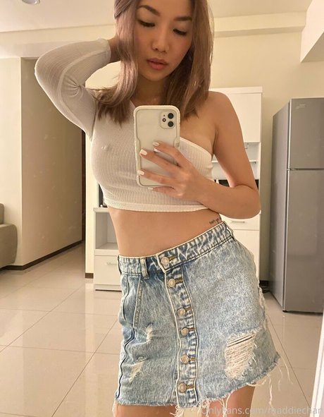 Maddiechan model adult image