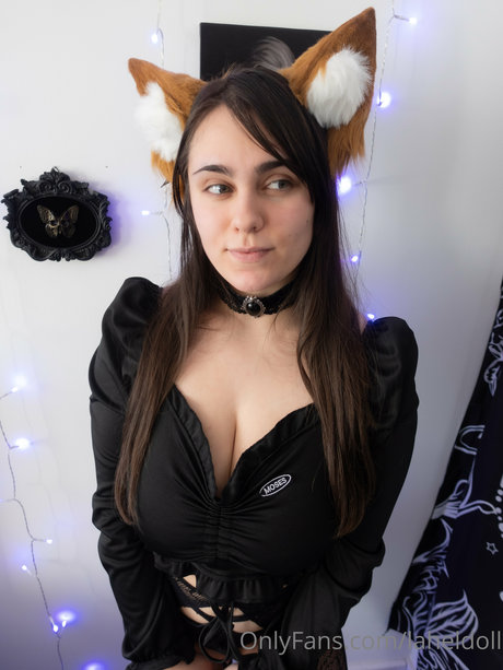 Laheldoll pornstar naked img