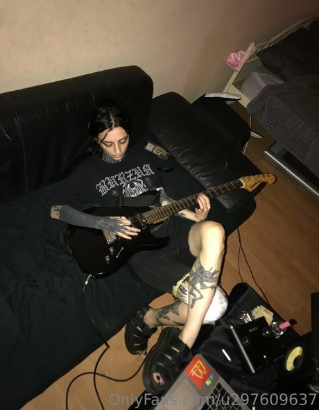 Draken lady model pornographic picture