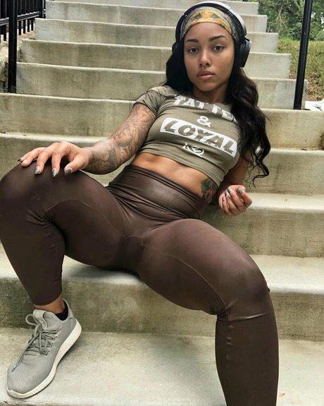 Christina Olivia model pornographic pic