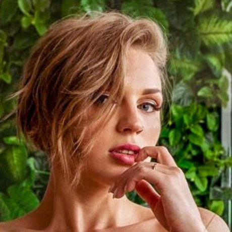 Anna Nuit model xxx picture