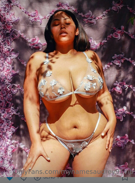 Audrey Littie model exclusive picture