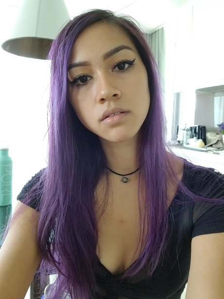 Exoticwildflower perfect model image