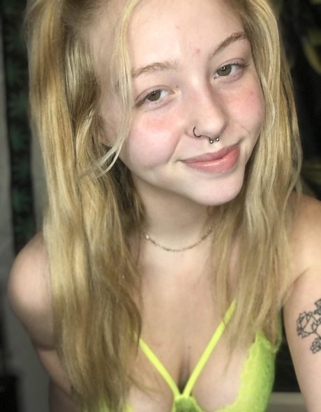 evababyyy nudes model photos