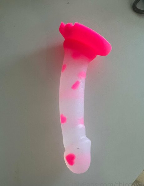 ThiccyVal pretty actress img