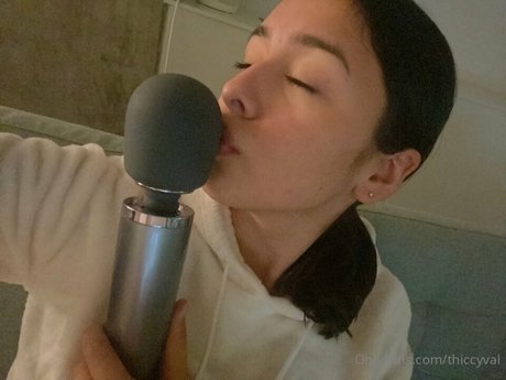 ThiccyVal model nude galleries