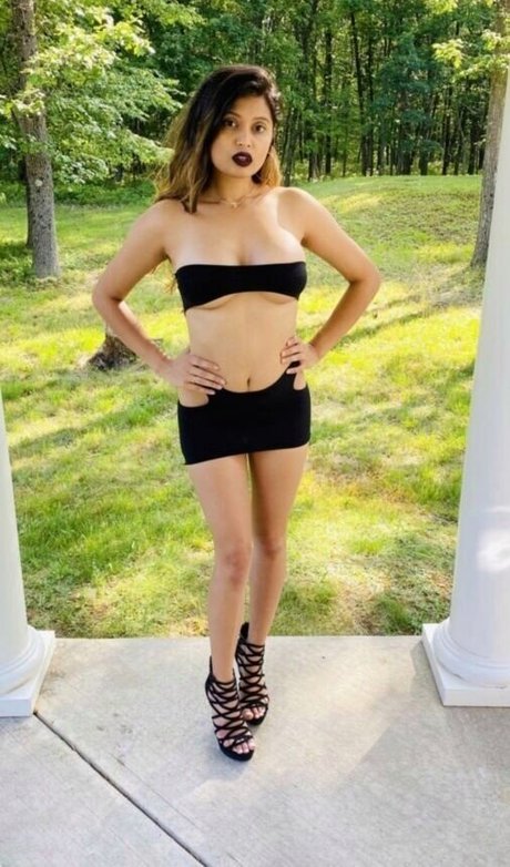 Extraperky star nude gallery