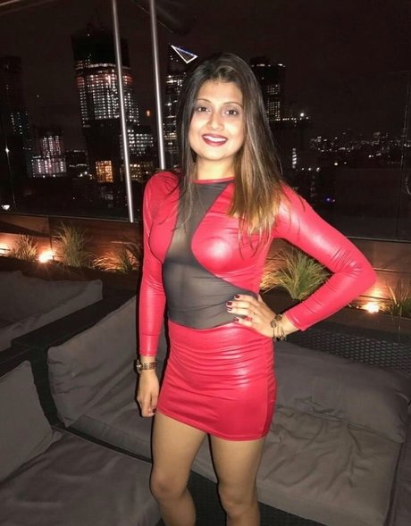 Extraperky model erotic galleries