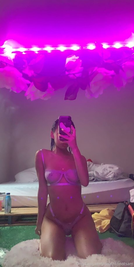 thisbicthdied art model photo