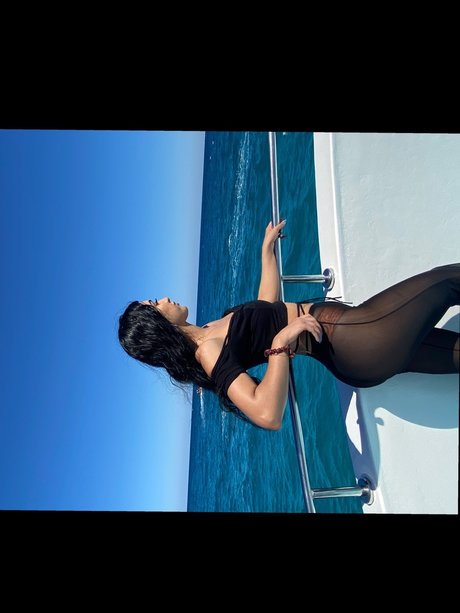 Reshxoxo erotic actress gallery