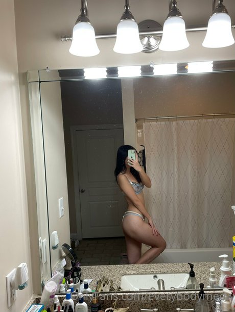 Lilsquirtz adult star gallery