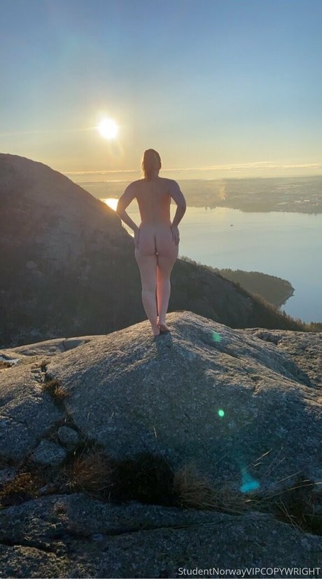 saggy milf onlyfans naked image