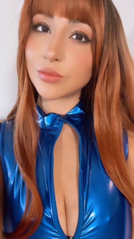 Serina Leone_ star top pic