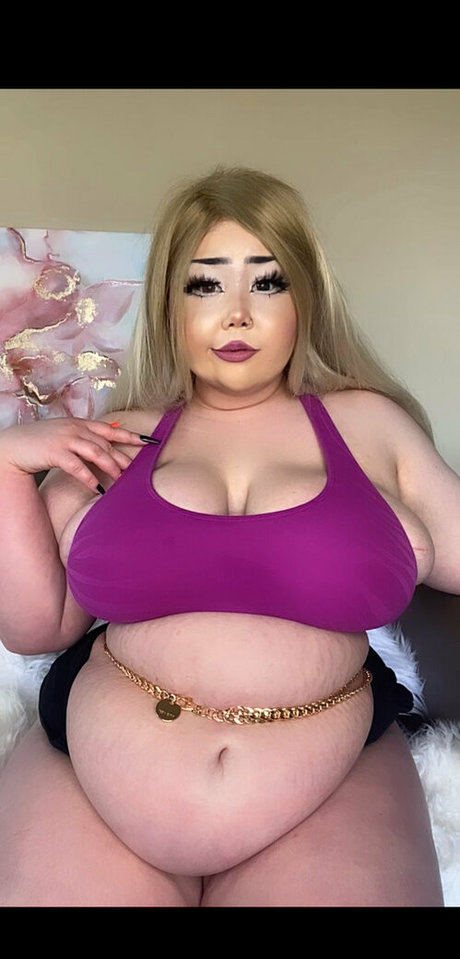 Cecehectori nude pornstar picture