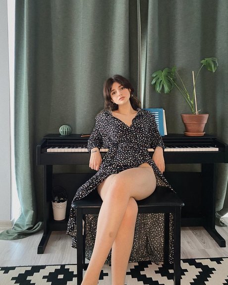 Buse yilmaz sexy pornstar images